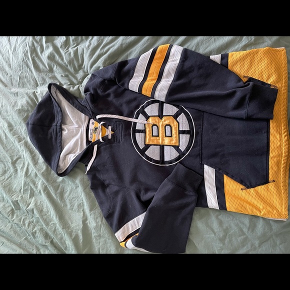 Boston Bruins official sweater - Picture 1 of 2